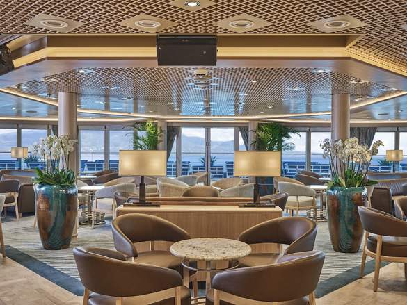 SilverSea Cruises Silver Moon Panorama 2.jpg